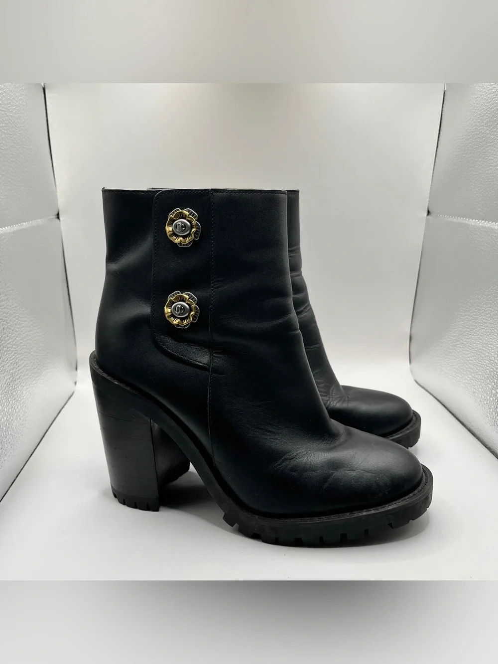Coach Hana Lug Sole Boot With Tea Rose Detailing 8B gold-tone tea rose hardware